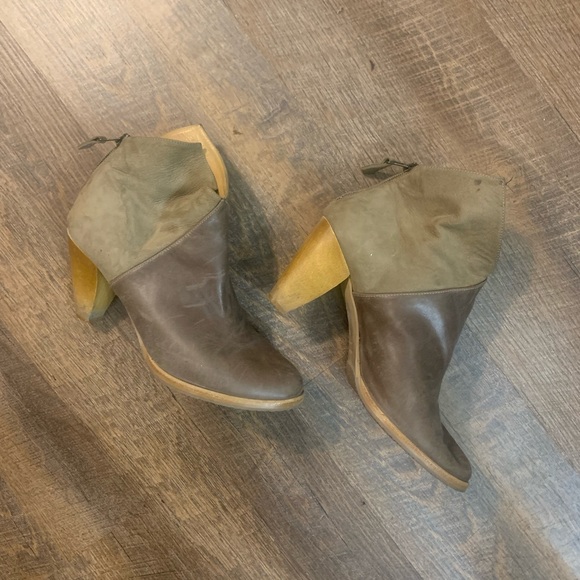 ShaniBar booties - Picture 3 of 5